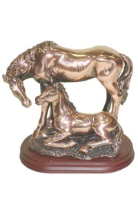Фигурка под бронзу Лошадь c жеребенком.