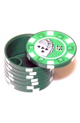 Пепельница портативная в виде стопки покерных фишек с номиналами.